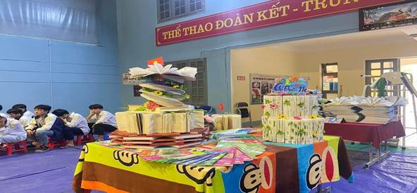 Description: C:\Users\ADMIN\Desktop\ảnh cuộc thi trưng bày sách\z4274808942146_be7c0b67cfe07e399e41bb7de3ffdd0e.jpg