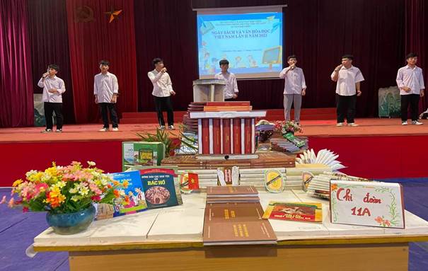 Description: C:\Users\ADMIN\Desktop\ảnh cuộc thi trưng bày sách\z4274081959818_281f5e069712e51da1ffcd19f104cea8.jpg