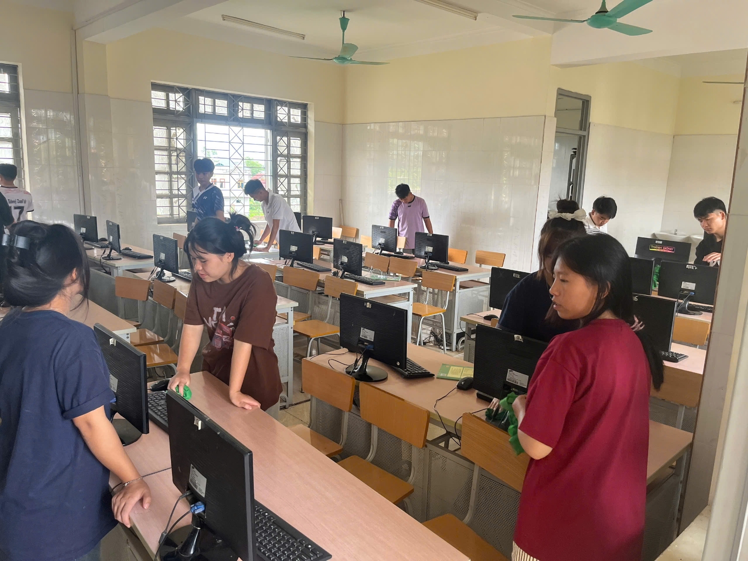 gen h z6950132763993 1fb5b5299449b7f15e416429df71a5ed